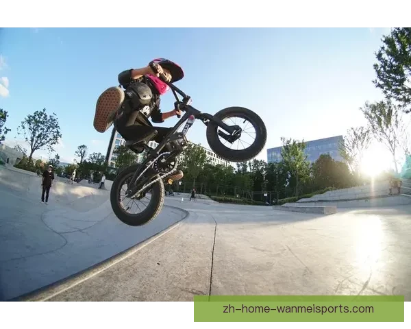 BMX赛事精彩回放：挑战极限，创造奇迹